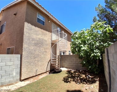 8009 Cetus Circle - Photo Thumbnail 11