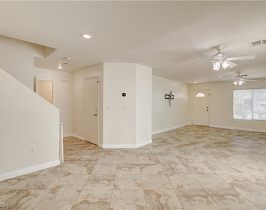 4208 Perfect Drift Street - Photo Thumbnail 12