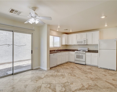 4208 Perfect Drift Street - Photo Thumbnail 9