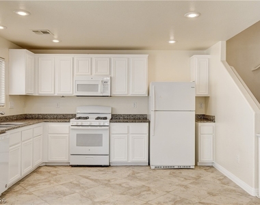 4208 Perfect Drift Street - Photo Thumbnail 8