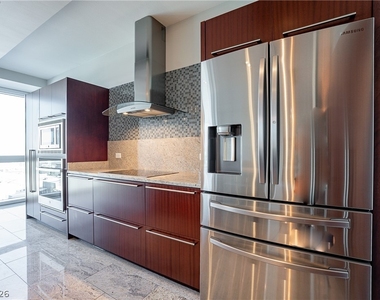 4471 Dean Martin Drive - Photo Thumbnail 7