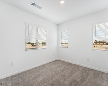 2112 Abraham Avenue - Photo Thumbnail 14