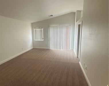 478 Painted Sage Court - Photo Thumbnail 14