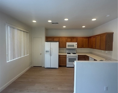 478 Painted Sage Court - Photo Thumbnail 2