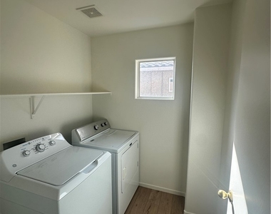 478 Painted Sage Court - Photo Thumbnail 19