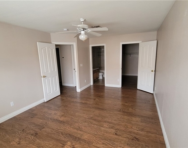 453 Temple Canyon Place - Photo Thumbnail 9