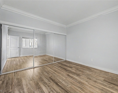 260 E Flamingo Road - Photo Thumbnail 15