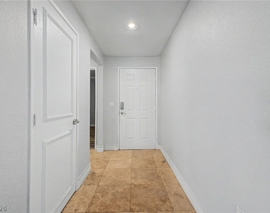 260 E Flamingo Road - Photo Thumbnail 6