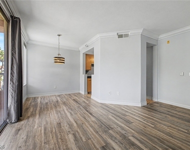 260 E Flamingo Road - Photo Thumbnail 8