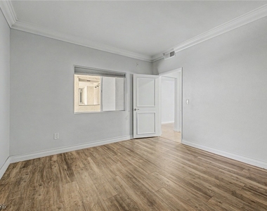 260 E Flamingo Road - Photo Thumbnail 16