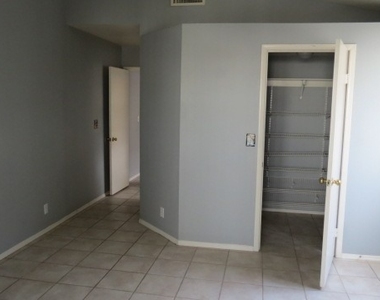 3640 Walnut Wood Street - Photo Thumbnail 10