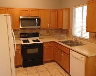 3640 Walnut Wood Street - Photo Thumbnail 4