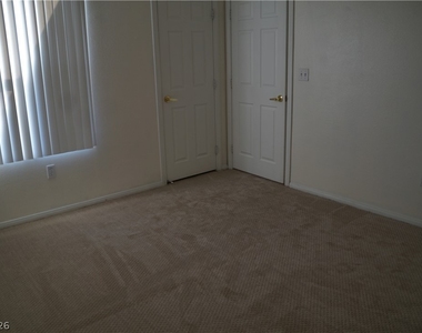 6955 N Durango Drive - Photo Thumbnail 10