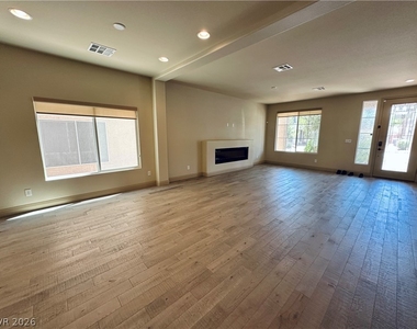 9842 Russian Hill Street - Photo Thumbnail 4