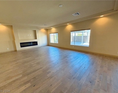 9842 Russian Hill Street - Photo Thumbnail 10