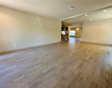 9842 Russian Hill Street - Photo Thumbnail 6