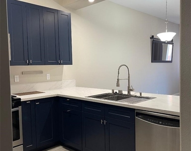 2761 Dunstan Way - Photo Thumbnail 8