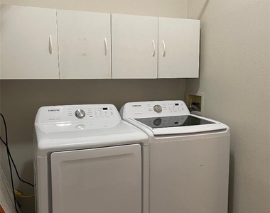 2761 Dunstan Way - Photo Thumbnail 13