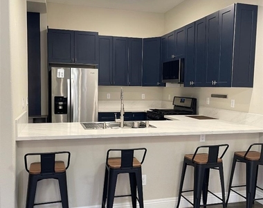 2761 Dunstan Way - Photo Thumbnail 5