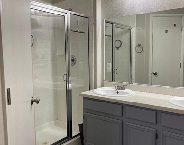 2761 Dunstan Way - Photo Thumbnail 15