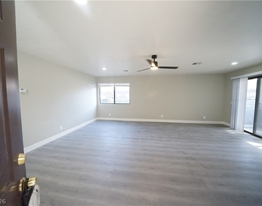 5022 S Rainbow Boulevard - Photo Thumbnail 4