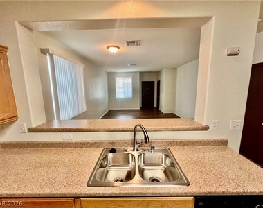 1324 Sun Village Avenue - Photo Thumbnail 9