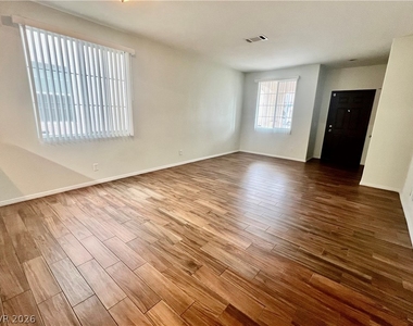 1324 Sun Village Avenue - Photo Thumbnail 4