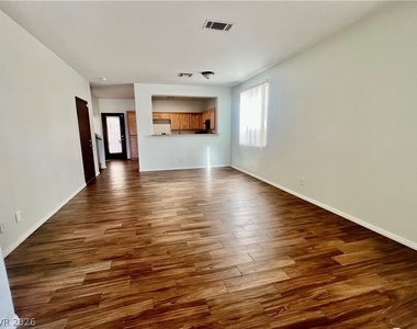 1324 Sun Village Avenue - Photo Thumbnail 2
