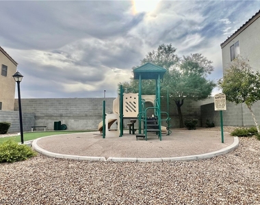 1324 Sun Village Avenue - Photo Thumbnail 32
