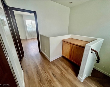 1324 Sun Village Avenue - Photo Thumbnail 25