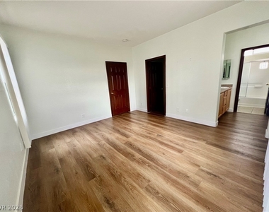 1324 Sun Village Avenue - Photo Thumbnail 16
