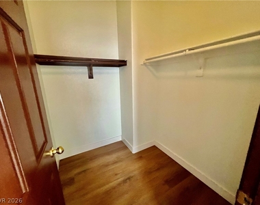 1324 Sun Village Avenue - Photo Thumbnail 21