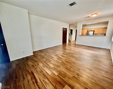1324 Sun Village Avenue - Photo Thumbnail 6