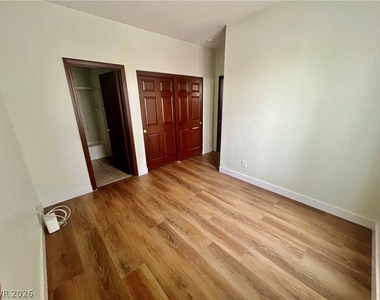 1324 Sun Village Avenue - Photo Thumbnail 23