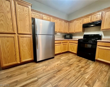 1324 Sun Village Avenue - Photo Thumbnail 12