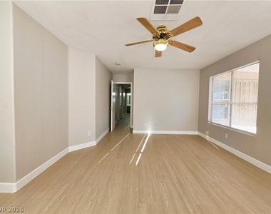 5929 Forest Creek Road - Photo Thumbnail 13