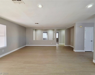 5929 Forest Creek Road - Photo Thumbnail 6