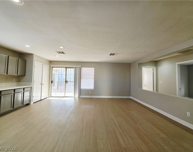 5929 Forest Creek Road - Photo Thumbnail 4
