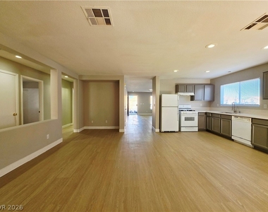 5929 Forest Creek Road - Photo Thumbnail 7