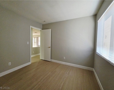 5929 Forest Creek Road - Photo Thumbnail 17