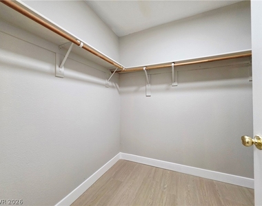 5929 Forest Creek Road - Photo Thumbnail 11