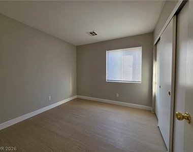 5929 Forest Creek Road - Photo Thumbnail 14