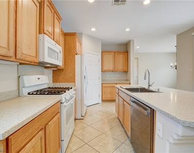 10474 Howling Coyote Avenue - Photo Thumbnail 18