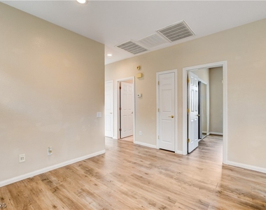 10474 Howling Coyote Avenue - Photo Thumbnail 28