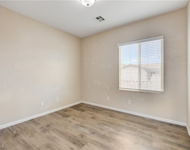 10474 Howling Coyote Avenue - Photo Thumbnail 35