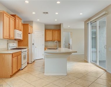 10474 Howling Coyote Avenue - Photo Thumbnail 17
