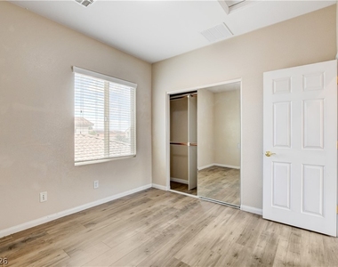 10474 Howling Coyote Avenue - Photo Thumbnail 36