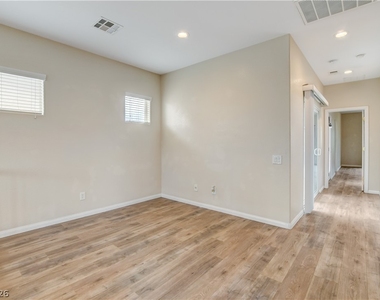 10474 Howling Coyote Avenue - Photo Thumbnail 25