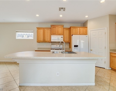 10474 Howling Coyote Avenue - Photo Thumbnail 15
