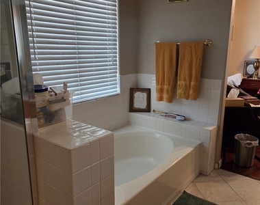 506 Melrose Heights Street - Photo Thumbnail 4